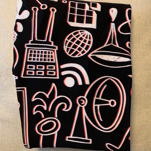 New!! Women’s Lularoe Mathematical leggings OS - Picture 1 of 1